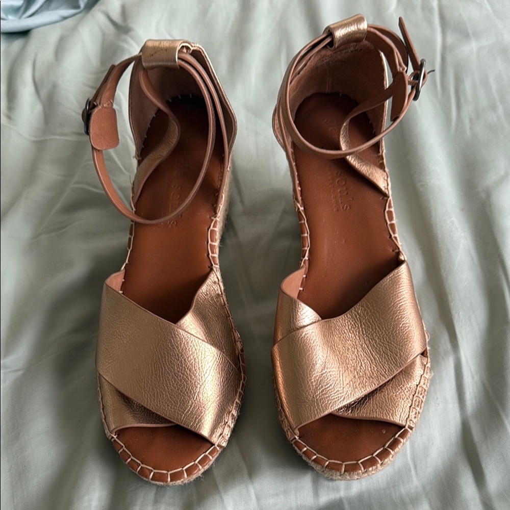 New Gentle Souls by Kenneth Cole Women's Wedge Sandals in Metallic Bronze 10